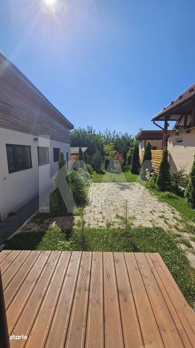Casa moderna de inchiriat, cu garaj generos – Tocile, Sadu