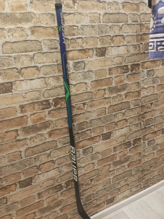 Продам клюшку Бауер