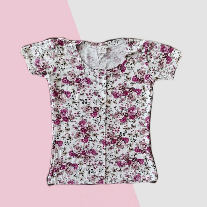 Тениска с флорален десен