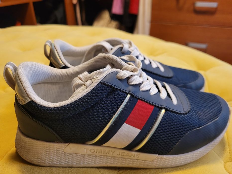 Vand sneakersi dama Tommy Hilfiger, marimea 36