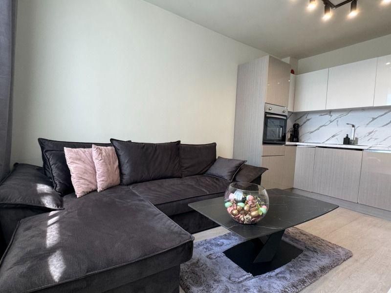 Дава се под наем Двустаен апартамент в София, Банишора - 42 кв.м за 690 € - Снимка #1