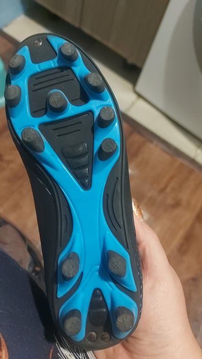 Кеды с шипами для футбола