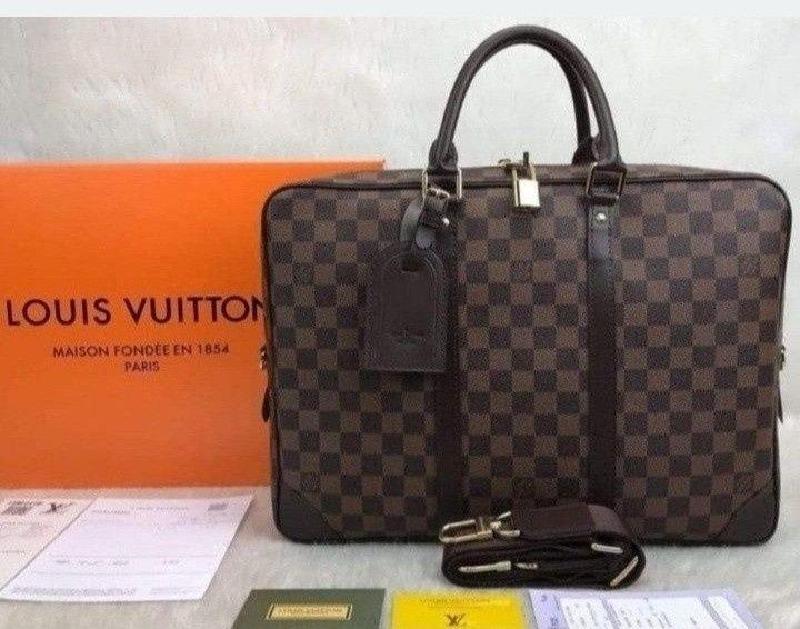 Geanta unisex( damă si barbat ),potrivita laptop, curea reglabila, saculet, etichetă