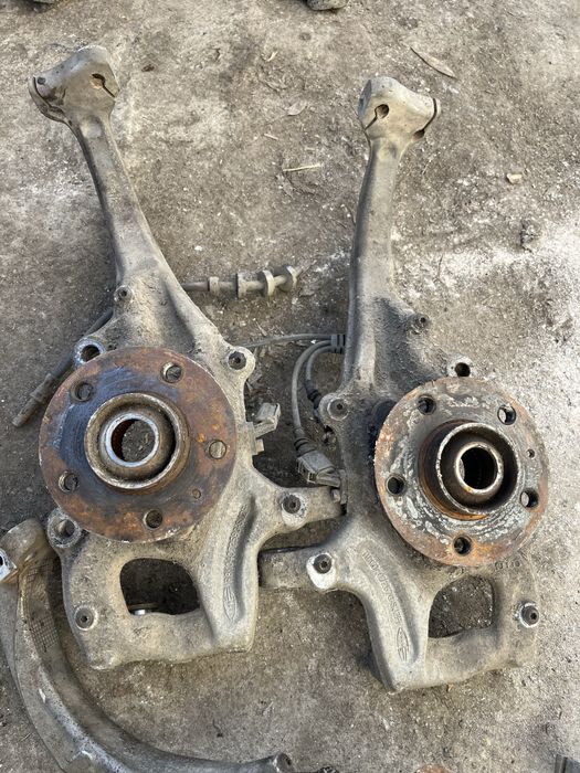 Fuzeta fata stanga dreapta audi a4 b8 b8.5