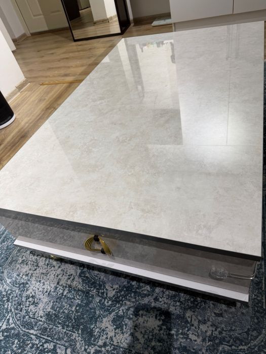 Продается журнальный стол