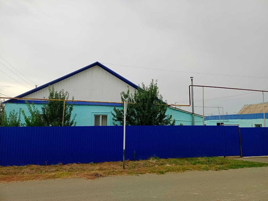 Продам большой дом и магазин