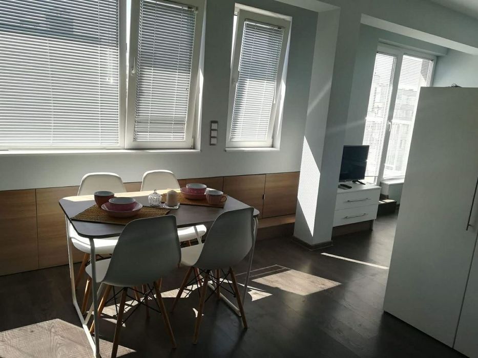 Дава се под наем Едностаен апартамент в София, Студентски град - 50 кв.м за 636.99 € - Снимка #1