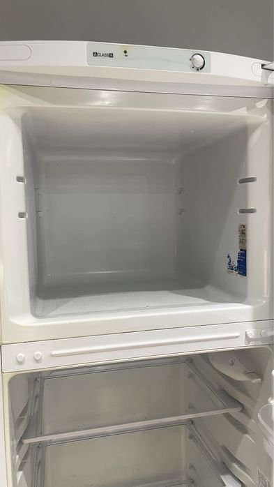 Холодильник Indesit