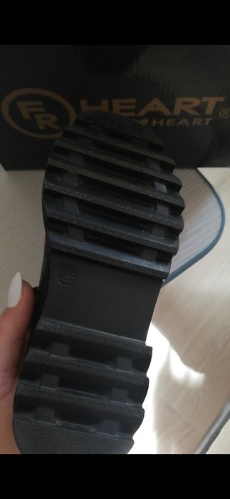 Продам туфли на девочку