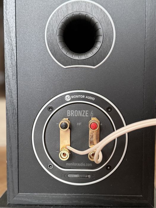 Monitor Audio Bronze 6 (5G) — напольная Hi-Fi акустика