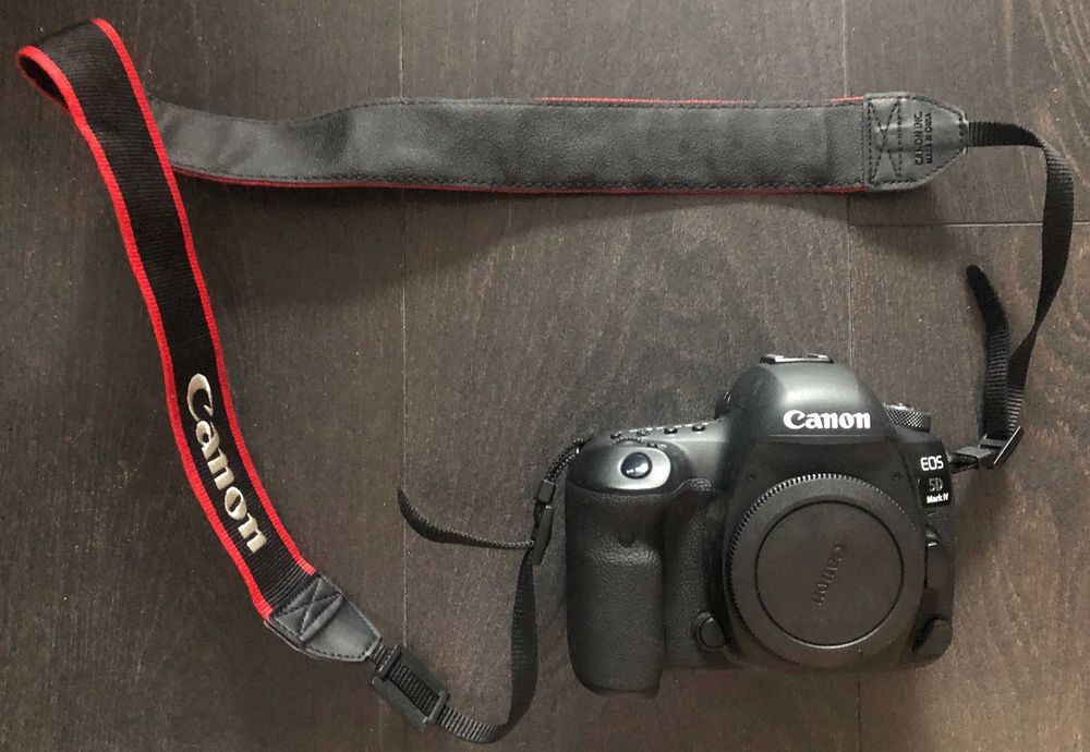 Продавам фотоапарат Canon EOS 5D Mark IV на едва няколко хиляди кадъра