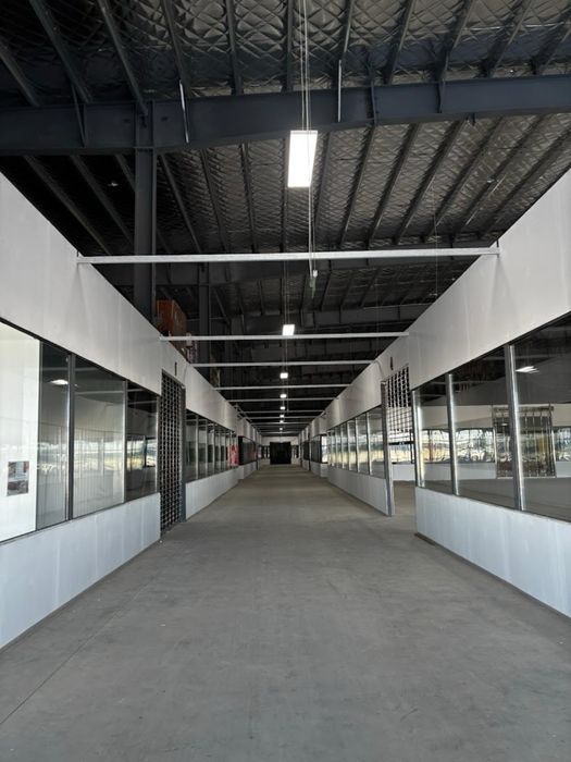 Showroom in centru comercial , Afumati , Victoria Center