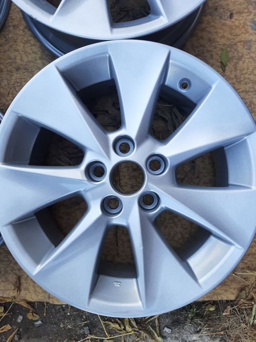 Продам диски р17. Тойота оригенал.