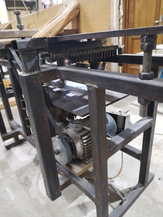 Mașina de îndreptat(abric)  plus grosime