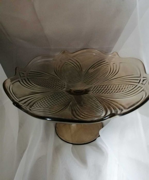 Продам вазы, конфетницы, салатники.