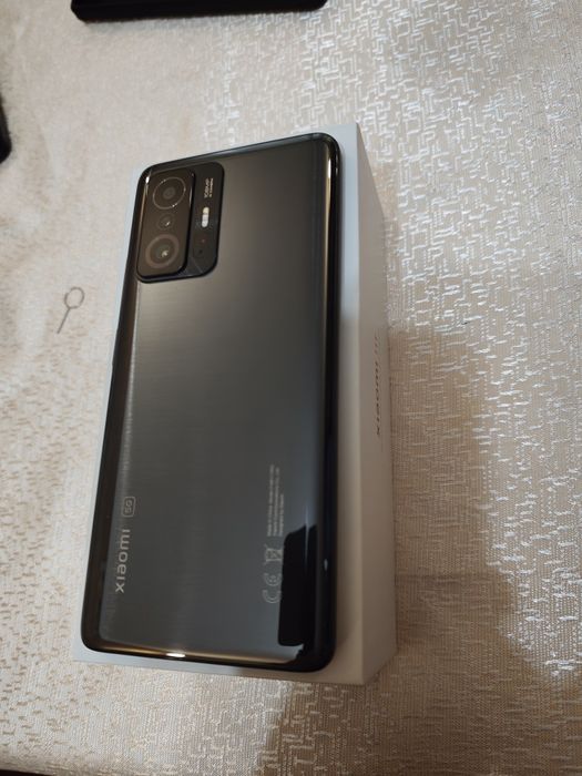 Продавам Xiaomi 11T Meteorite Gray 8GB RAM 256 GB ROM
