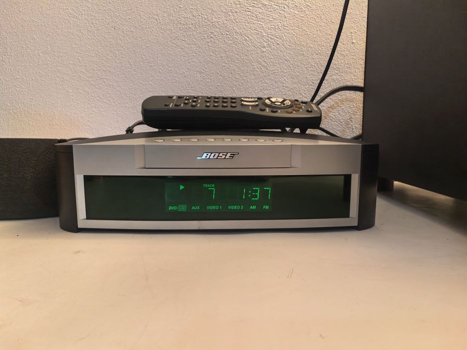 Sistem audio Bose AV 321 cu subwoofer si telecomanda CD DVD tuner radio