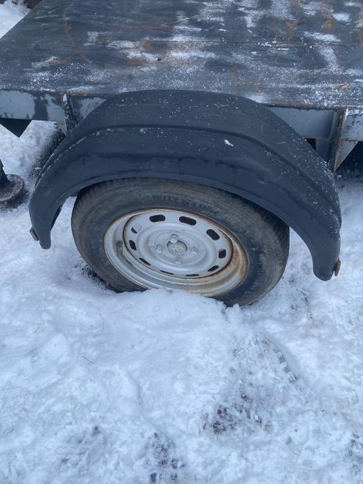 Прицеп заводской 1,5 тонны с лапами