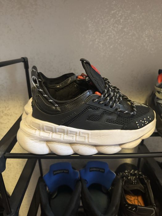 Versace chain reaction