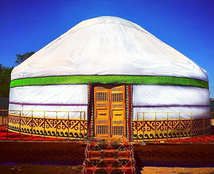 Юрта, қазақы үй, киіз үй.