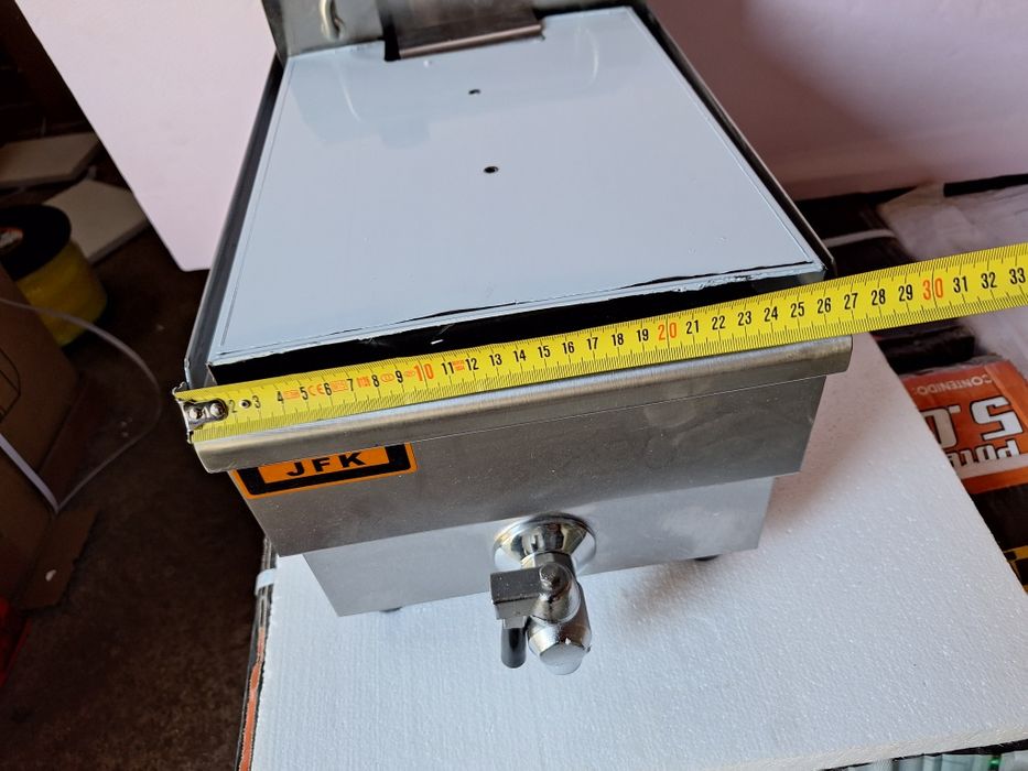 Фритюрник ел.  Професионален фритюрник 8л. 2 модела