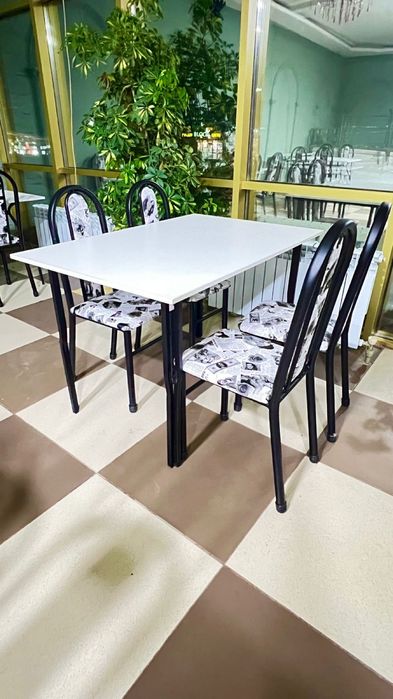 Стол Стулья.