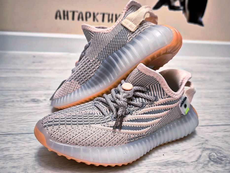 Продам кроссовки детские