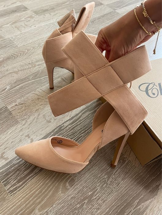 Chi Chi London обувки