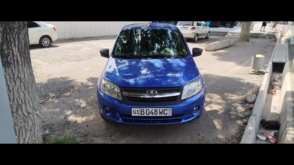 Lada Granta avto