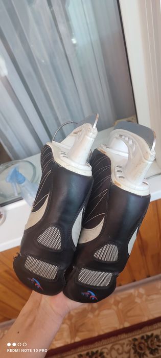 Продам коньки размер 38