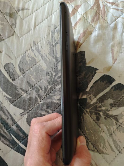 Лот от 2 таблета за ползване, ремонт или части