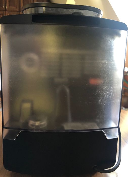 Кафеавтомат Krups EA8010 с чисто нова мелачка