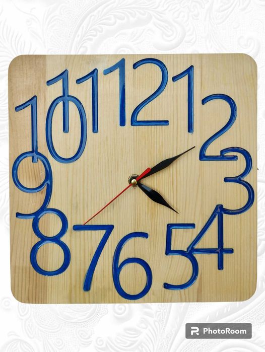 Дървени дизайнерски часовници за стена .