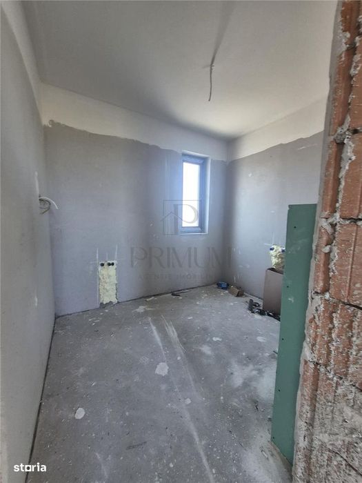Duplex despartit - zona excelenta- toate utilitatile - posibilitate al