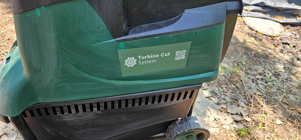 Vand tocator crengi si resturi vegetale Bosh AXT-25TC garantie 3 ani