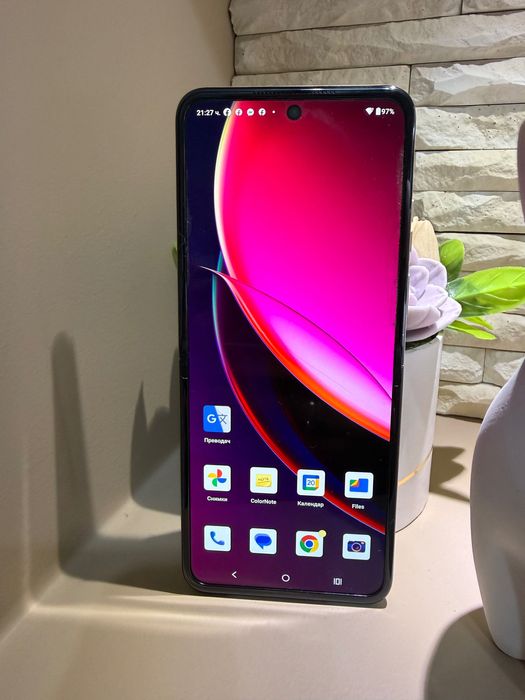 Motorola razr50, 256 GB, неразличима от нова.