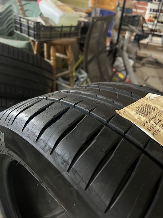 Гуми 295/40/19 Michelin Pilot Sport 4 ЧИСТО НОВИ