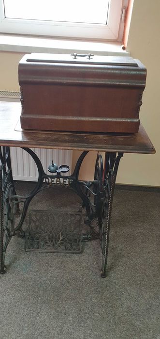 Masina de cusut Paff