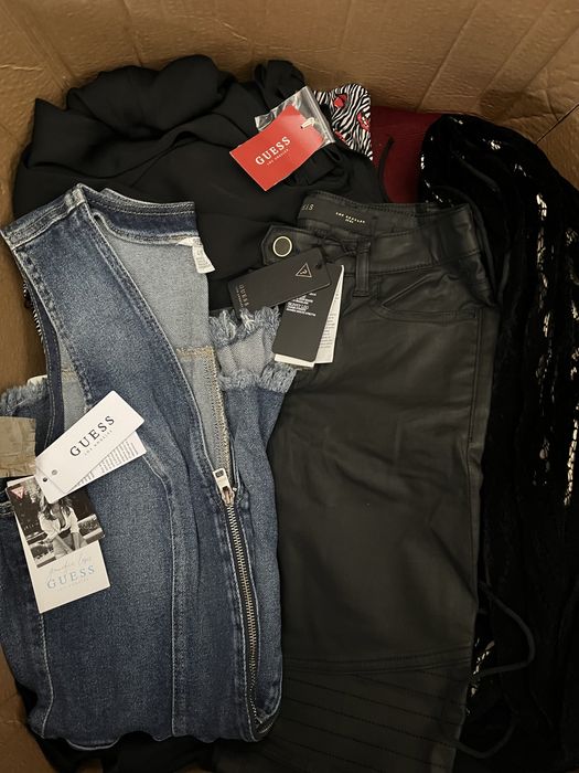 Lot haine GUESS noi cu eticheta OFERTA