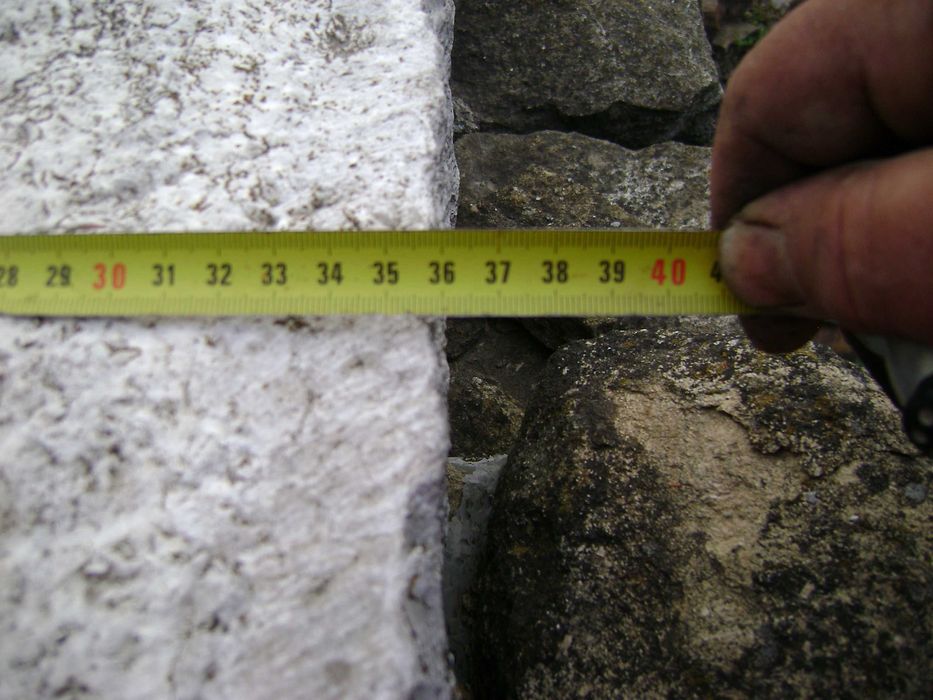 Дялани стъпала от камък