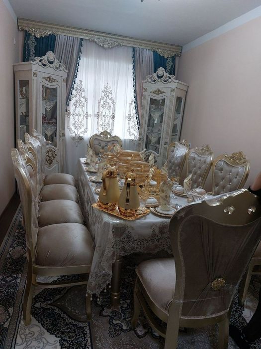 Продаются королевские стулья 10 штук