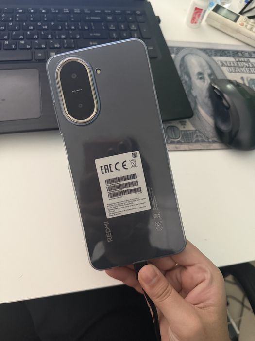 Продается телефон RedMi.