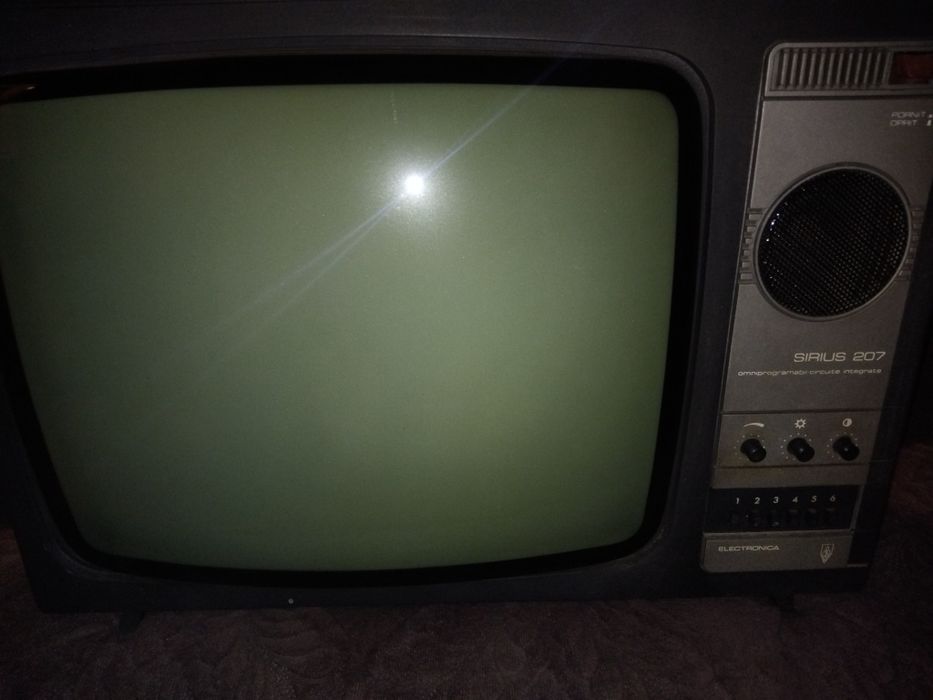 Vând televizor sirius 207  in stare impecabila, perfect funcțional