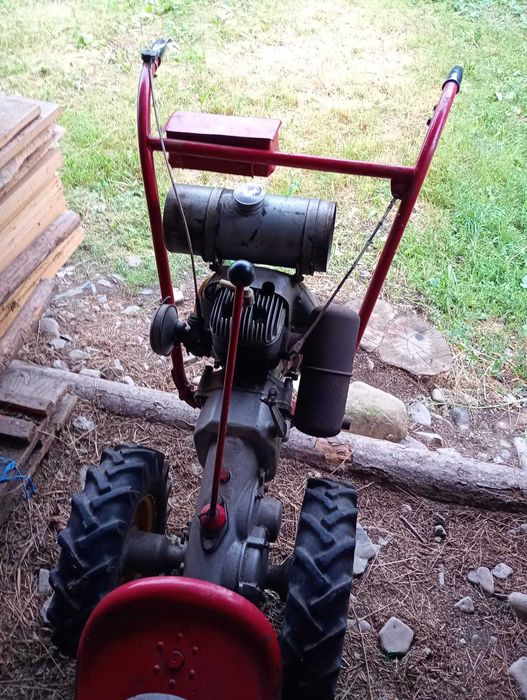 Vând cositoare rotax in stare foarte bună.