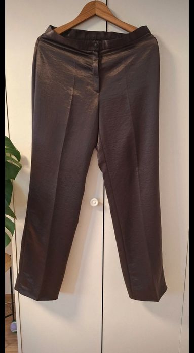 Pantaloni Zara ,satin,maro,superbi L