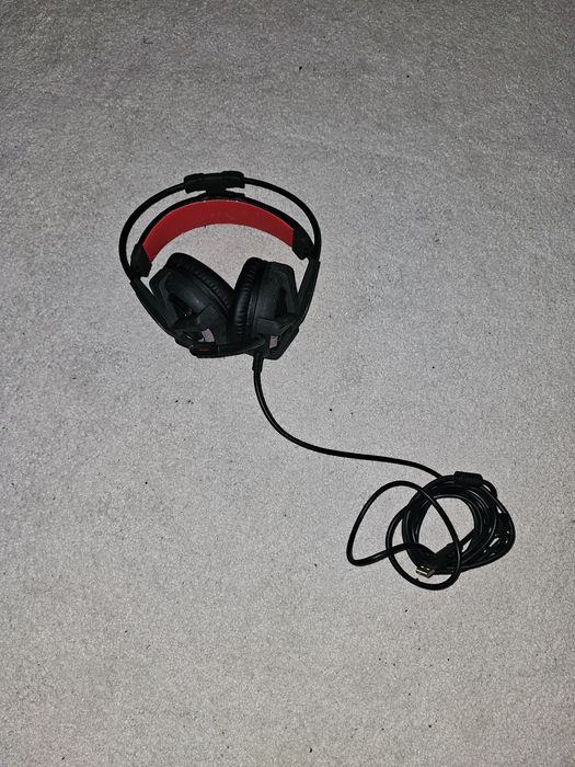 Casti gaming Trust GXT, cu fir