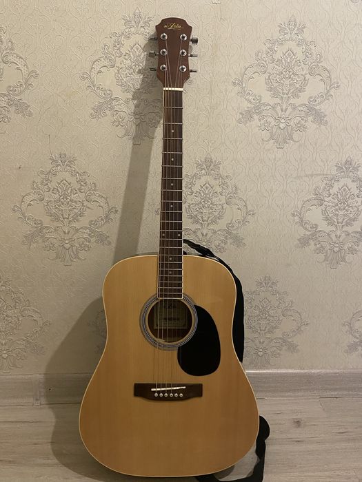 Гитара акустическая