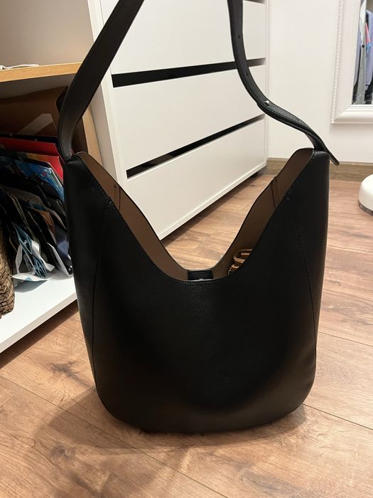 Reserved голяма чанта с изчистен дизайн