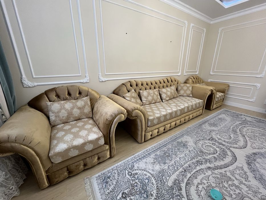 Проется диван с креслами