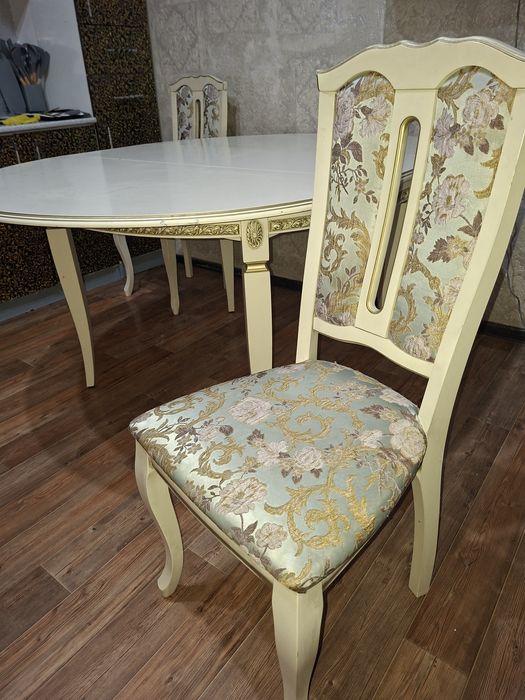 Продам стол со стульями